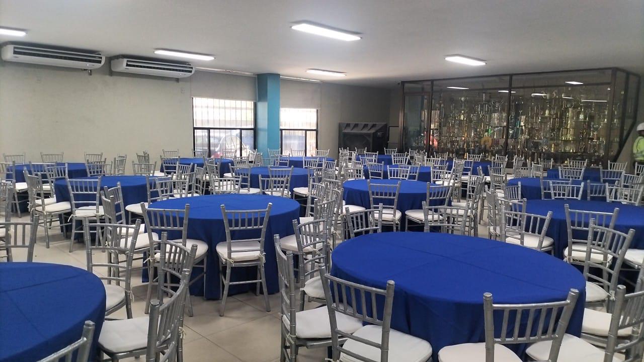 Mobiliario y Montaje — Modelo 16